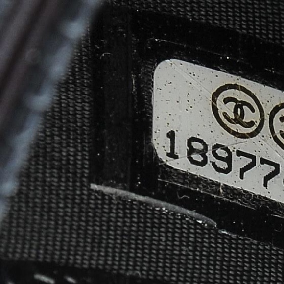 ❌Sold❌Chanel Caviar Quilted Card Holder - Picture 6 of 7